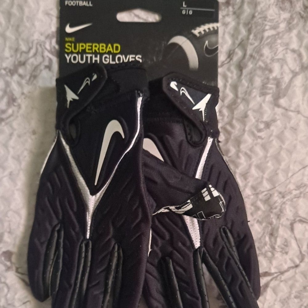 Boys Nike Football Gloves